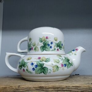 Vintage Andrea By Sadek Tea Pot And Cup Set